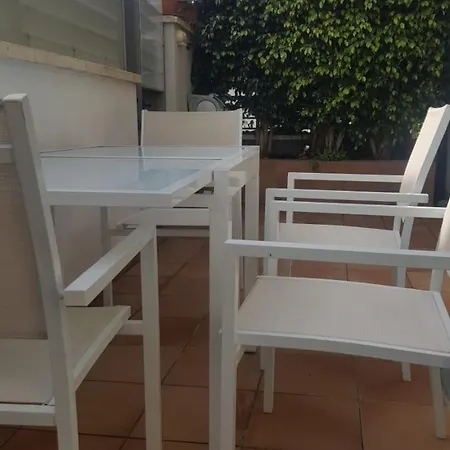 Casa Roc De Sant Gaieta * Комарруга